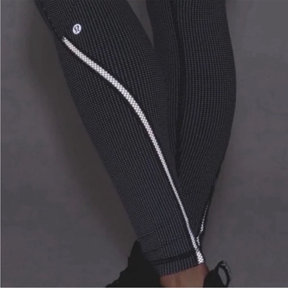 Lululemon Cadence Crusher Tight With Reflective Detail On Legs - Picture 9 of 9